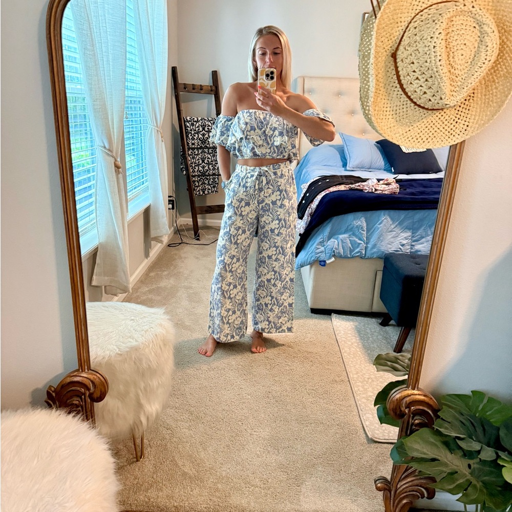 Chic Blue Floral Off-Shoulder Jumpsuit